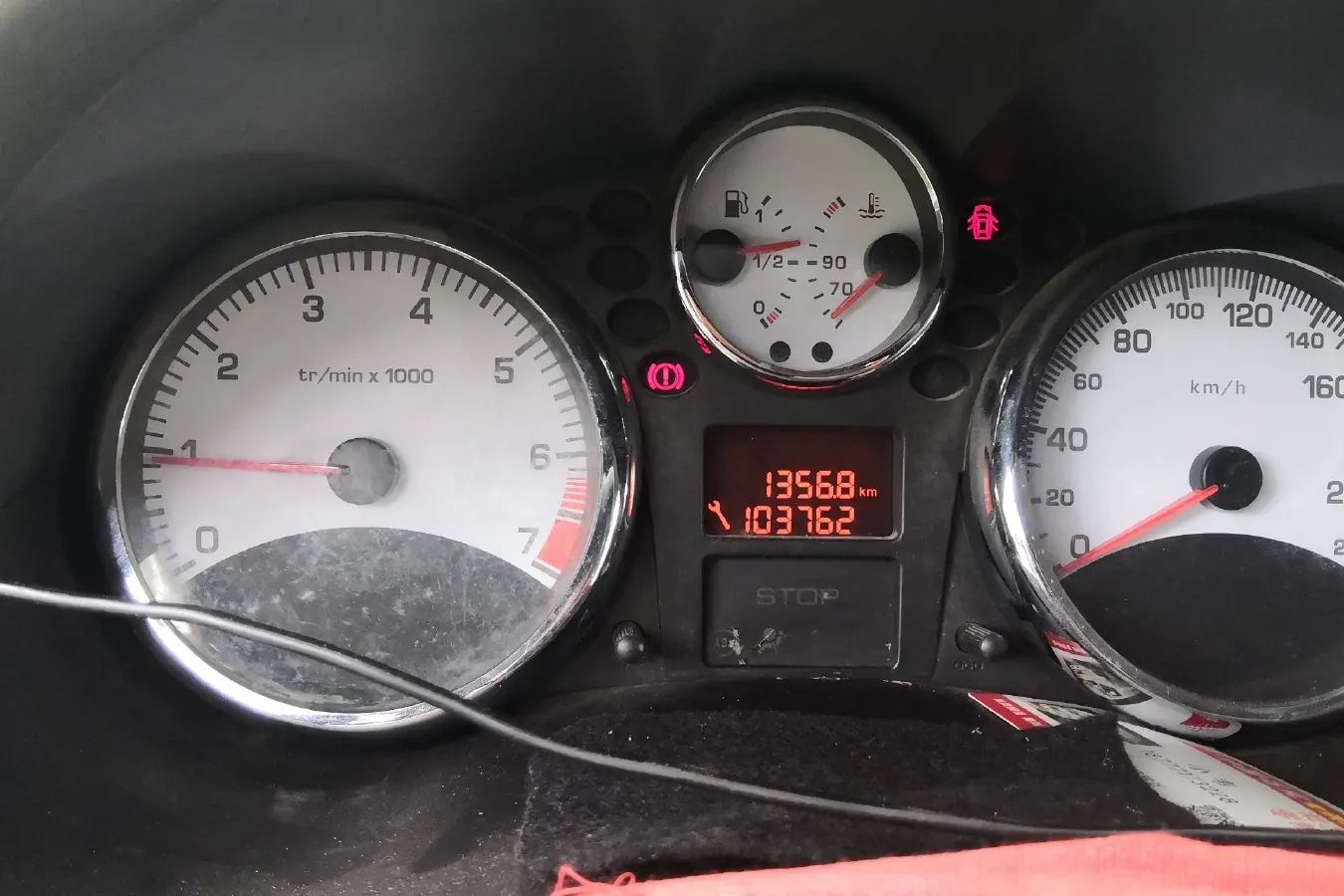 2011 Peugeot 207 1.4L 76HP L4 5MT,autocango,china used car exporter,china ev exporter,chinese used car exporter,chinese used ev exporter