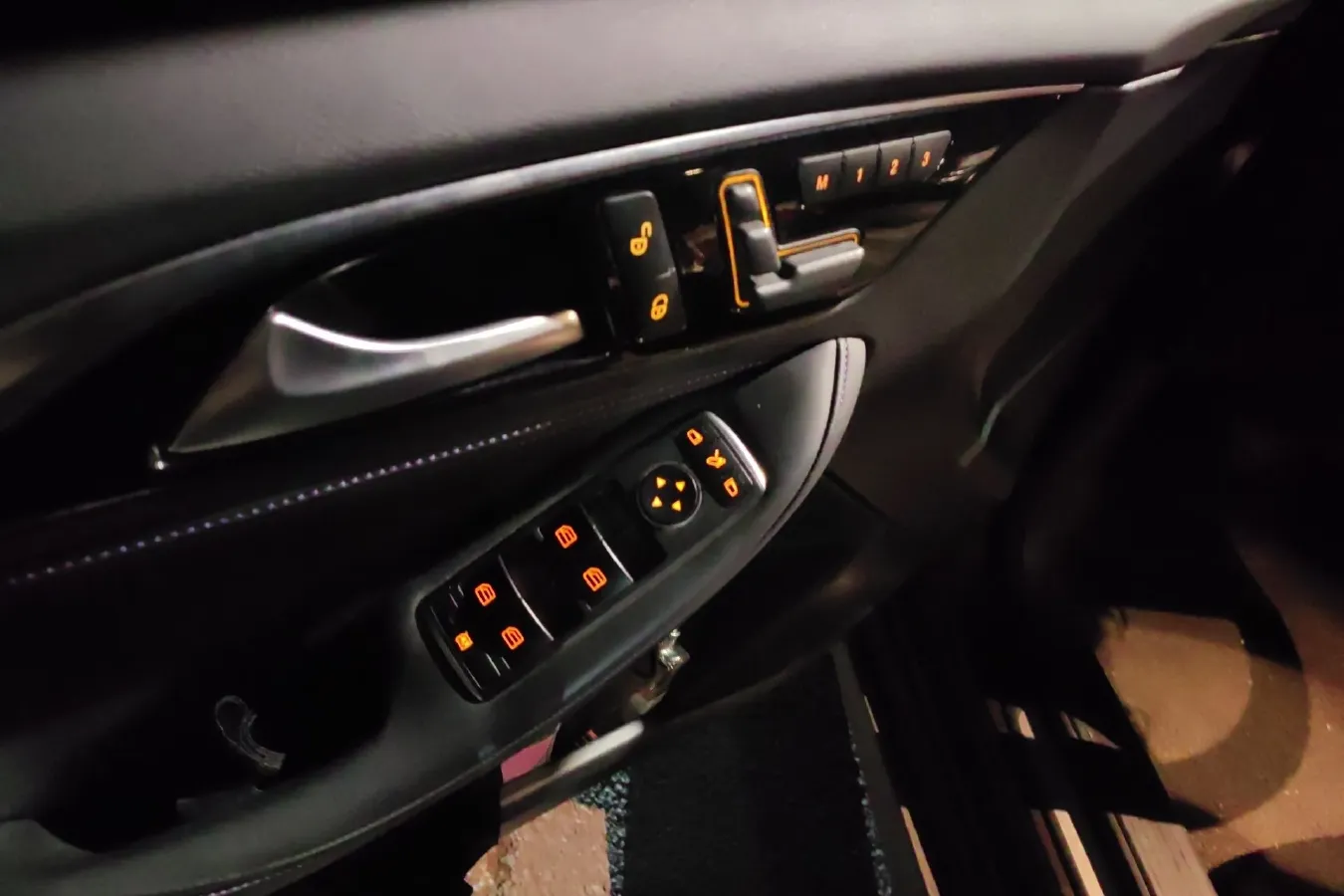 2018 Infiniti QX30 1.6T 156HP L4 7DCT,autocango,china used car exporter,china ev exporter,chinese used car exporter,chinese used ev exporter