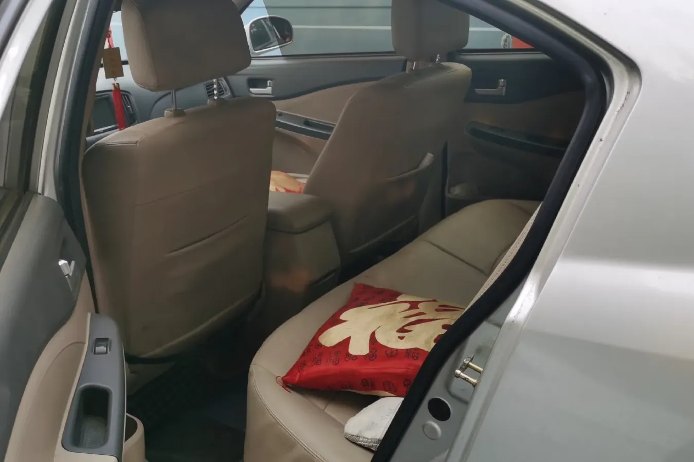 2011 Chery E5 1.5L 109HP L4 5MT,autocango,china used car exporter,china ev exporter,chinese used car exporter,chinese used ev exporter