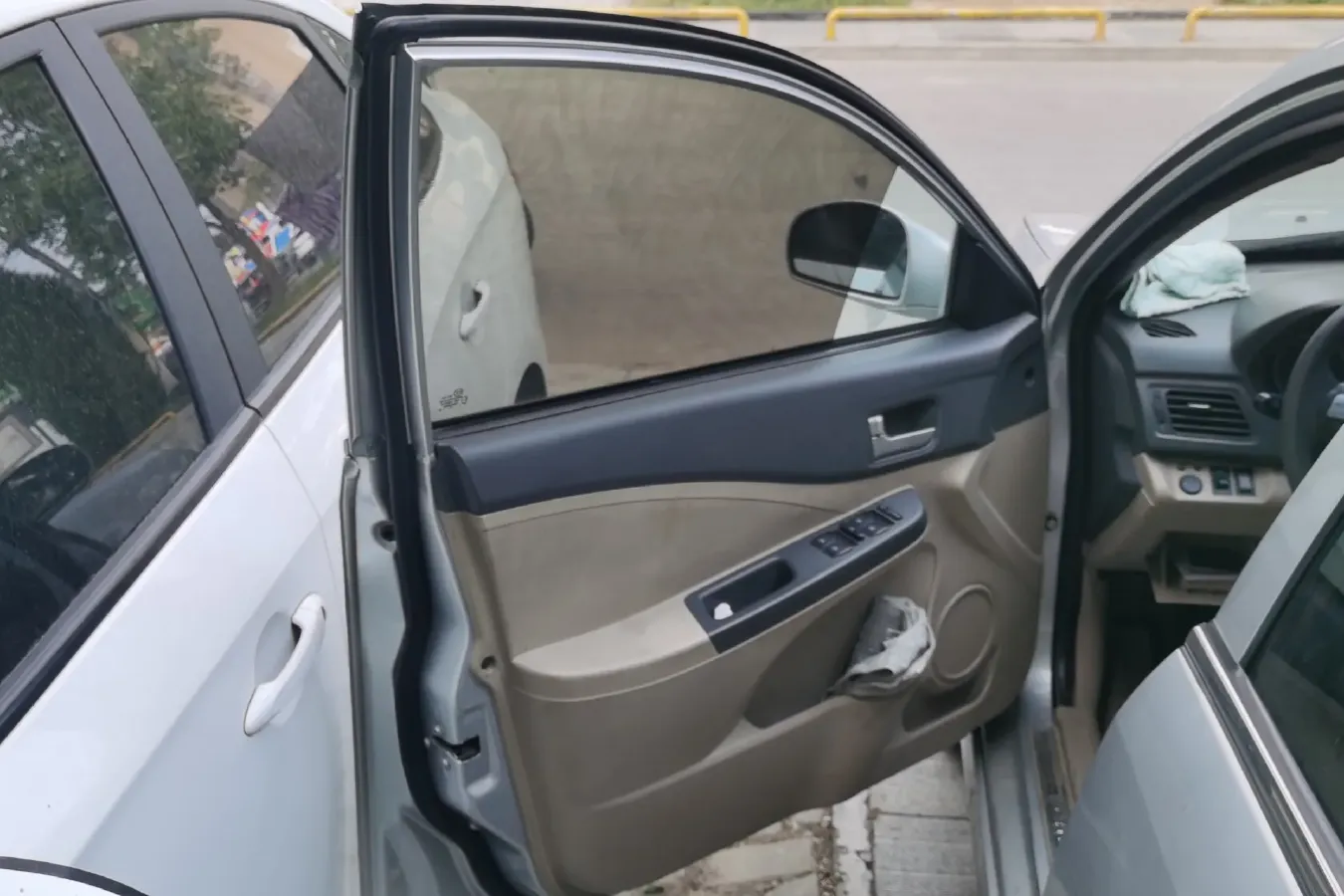 2011 Chery E5 1.5L 109HP L4 5MT,autocango,china used car exporter,china ev exporter,chinese used car exporter,chinese used ev exporter