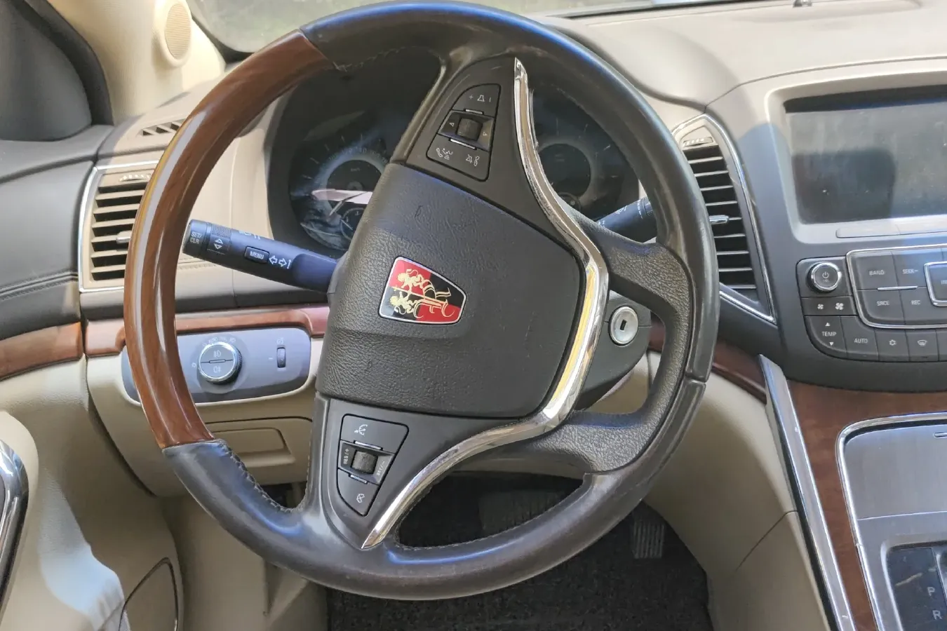 2012 Roewe 950 2.0L 147HP L4 6AT,autocango,china used car exporter,china ev exporter,chinese used car exporter,chinese used ev exporter