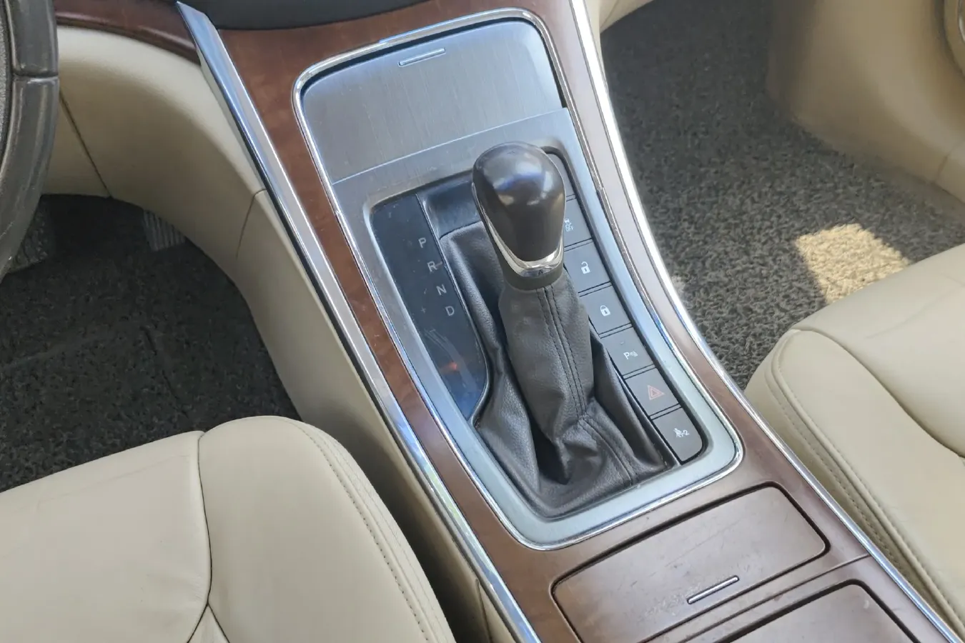 2012 Roewe 950 2.0L 147HP L4 6AT,autocango,china used car exporter,china ev exporter,chinese used car exporter,chinese used ev exporter