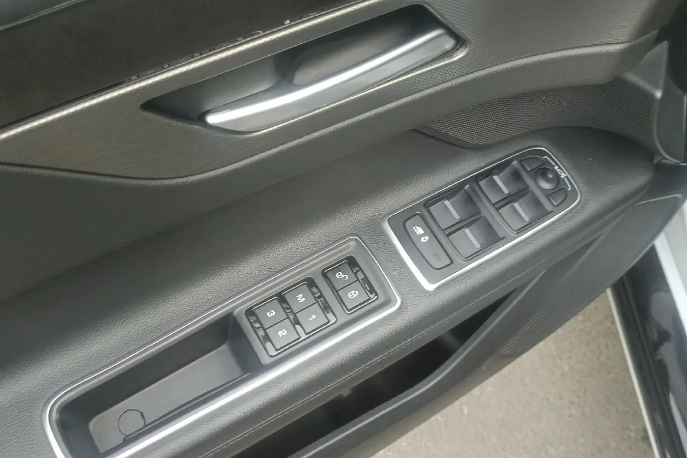 2020 Jaguar XFL 2.0T 200HP L4 8AT,autocango,china used car exporter,china ev exporter,chinese used car exporter,chinese used ev exporter