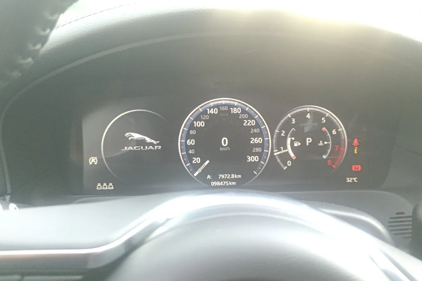 2020 Jaguar XFL 2.0T 200HP L4 8AT,autocango,china used car exporter,china ev exporter,chinese used car exporter,chinese used ev exporter