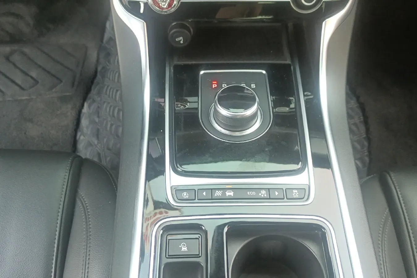 2020 Jaguar XFL 2.0T 200HP L4 8AT,autocango,china used car exporter,china ev exporter,chinese used car exporter,chinese used ev exporter