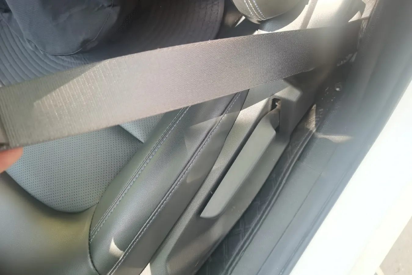 2022 Livan Maple 60s BEV 52.56KWH,autocango,china used car exporter,china ev exporter,chinese used car exporter,chinese used ev exporter