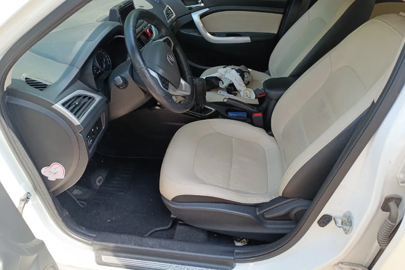 2015 ChangAn Alsvin V7 1.6L 124HP L4 5MT,autocango,china used car exporter,china ev exporter,chinese used car exporter,chinese used ev exporter