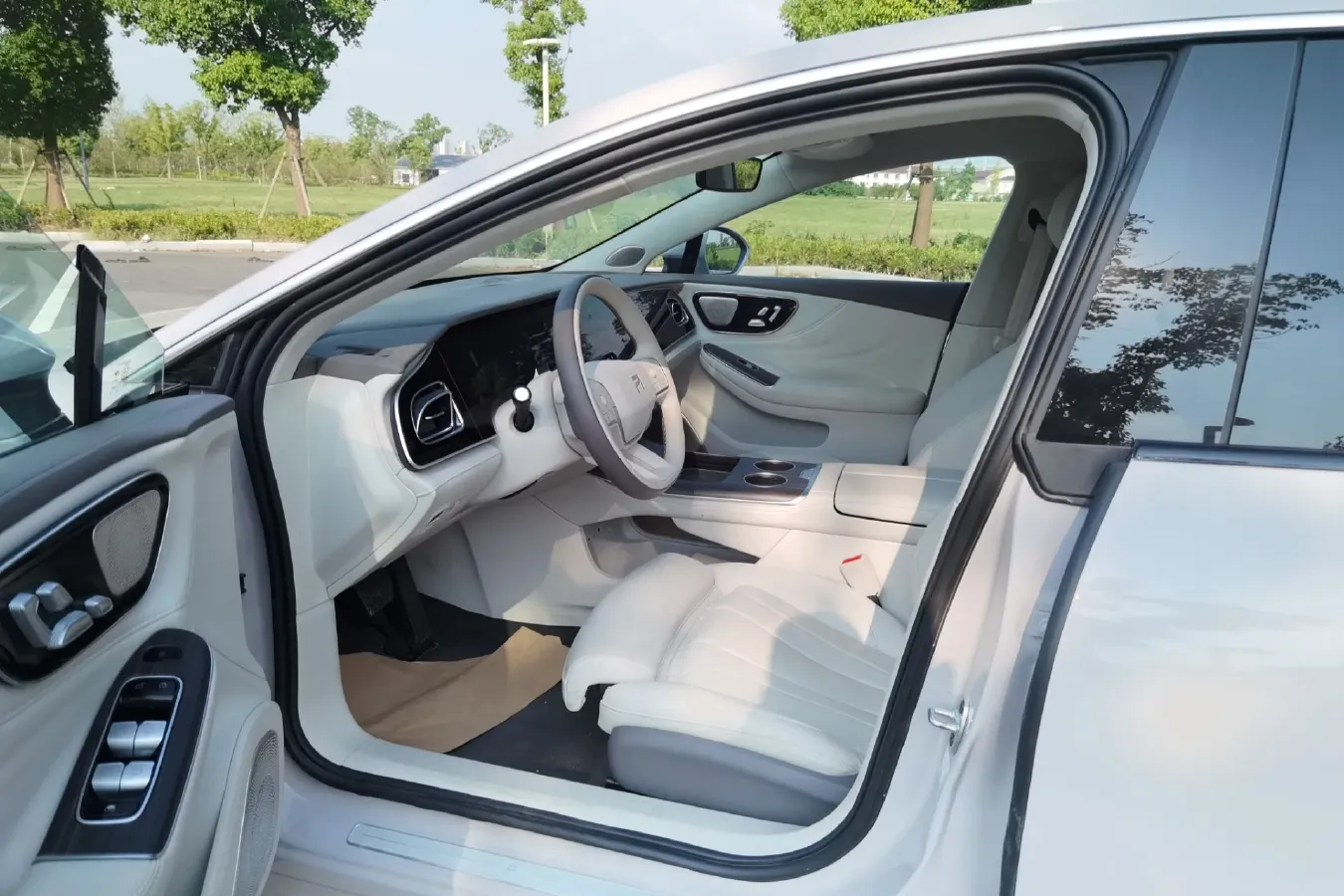 2023 Rising Auto F7 BEV 90KWH,autocango,china used car exporter,china ev exporter,chinese used car exporter,chinese used ev exporter