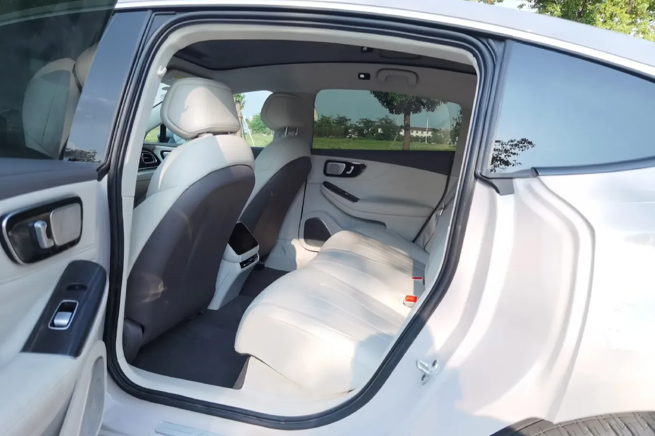 2023 Rising Auto F7 BEV 90KWH,autocango,china used car exporter,china ev exporter,chinese used car exporter,chinese used ev exporter