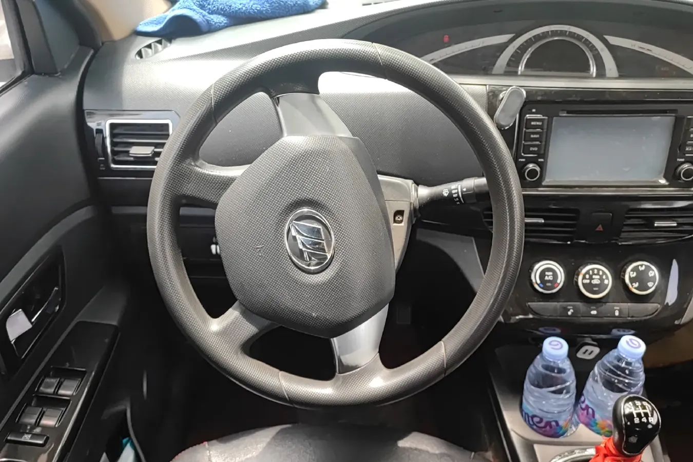 2015 LiFan LeTu 1.5L 109HP L4 5MT,autocango,china used car exporter,china ev exporter,chinese used car exporter,chinese used ev exporter