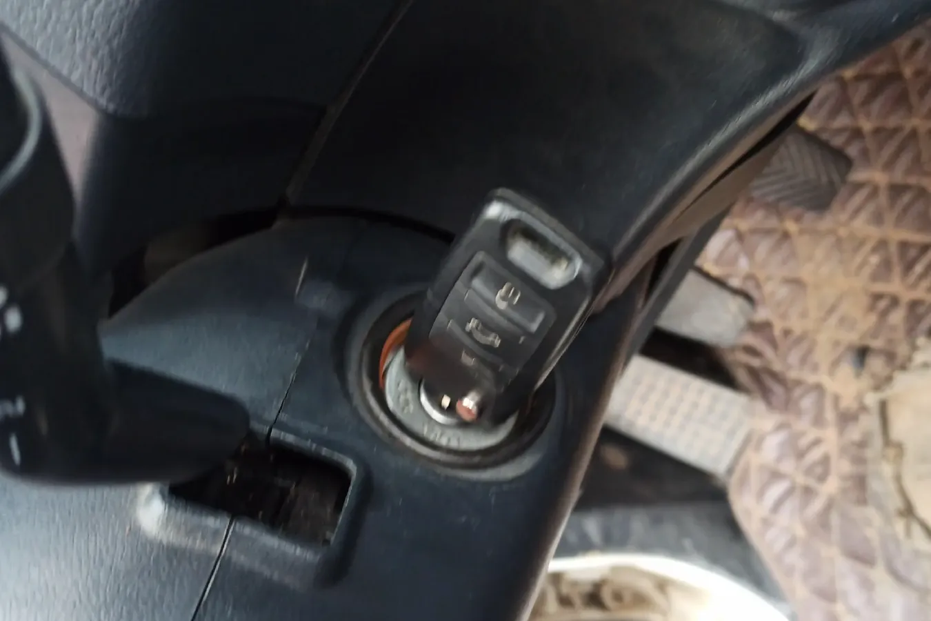 2015 Leopaard Q6 2.4L 147HP L4 5MT,autocango,china used car exporter,china ev exporter,chinese used car exporter,chinese used ev exporter