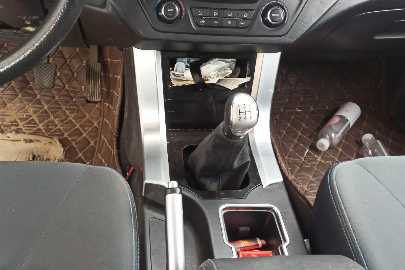 2015 Leopaard Q6 2.4L 147HP L4 5MT,autocango,china used car exporter,china ev exporter,chinese used car exporter,chinese used ev exporter