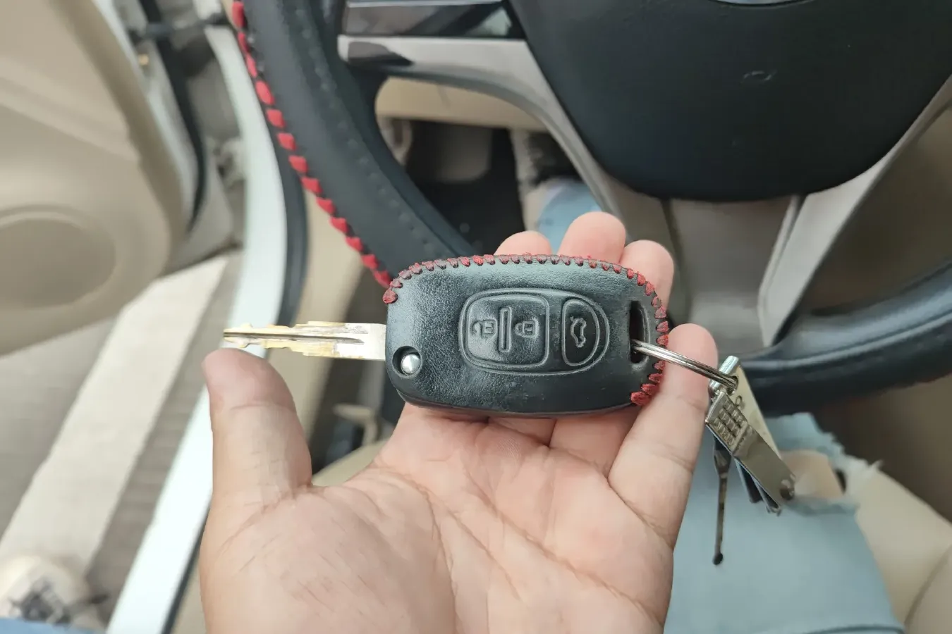 2014 Soueast V5 1.5L 120HP L4 5MT,autocango,china used car exporter,china ev exporter,chinese used car exporter,chinese used ev exporter