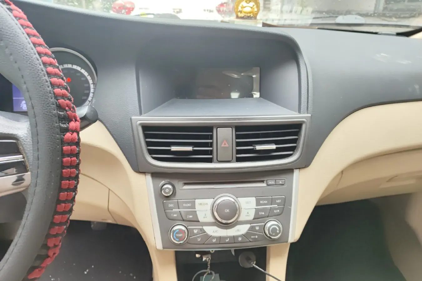 2014 Soueast V5 1.5L 120HP L4 5MT,autocango,china used car exporter,china ev exporter,chinese used car exporter,chinese used ev exporter