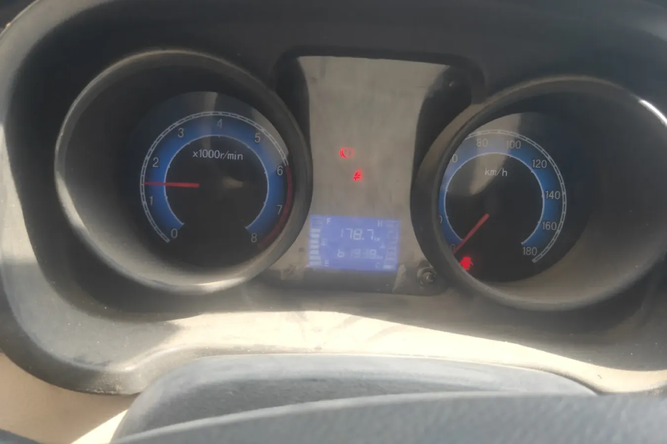 2021 ChangAn KuaYue New Leopard T3 1.2L 91HP L4 5MT,autocango,china used car exporter,china ev exporter,chinese used car exporter,chinese used ev exporter