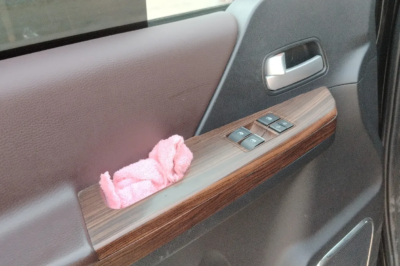 2021 DongFeng Forthing LingZhi Plus 2.0L 133HP L4 6MT,autocango,china used car exporter,china ev exporter,chinese used car exporter,chinese used ev exporter