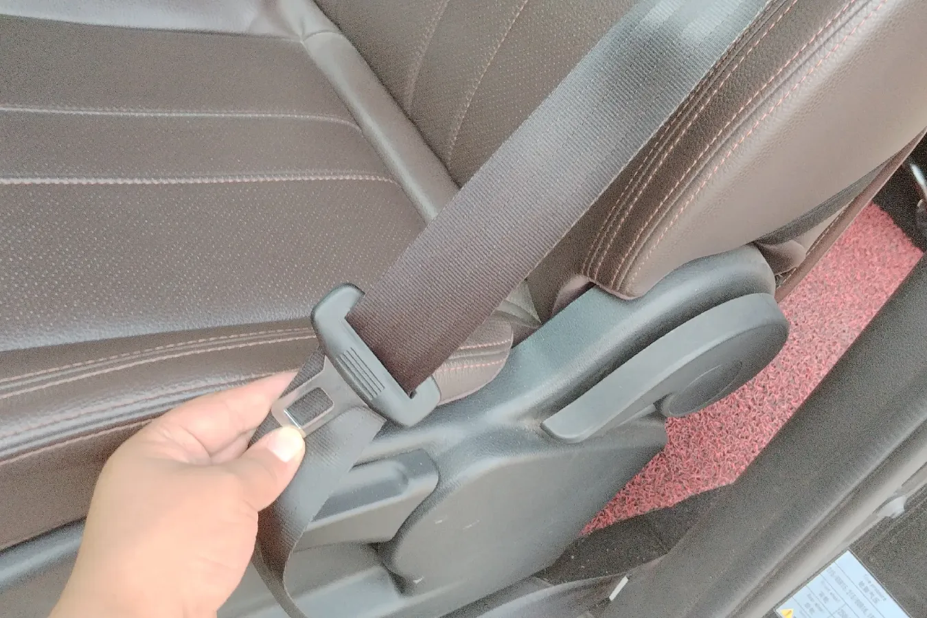 2021 DongFeng Forthing LingZhi Plus 2.0L 133HP L4 6MT,autocango,china used car exporter,china ev exporter,chinese used car exporter,chinese used ev exporter