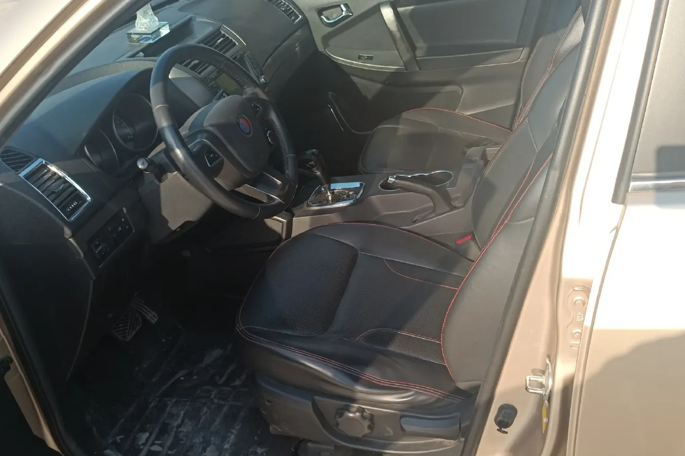 2014 Geely SX7 2.0L 141HP L4 6AT,autocango,china used car exporter,china ev exporter,chinese used car exporter,chinese used ev exporter