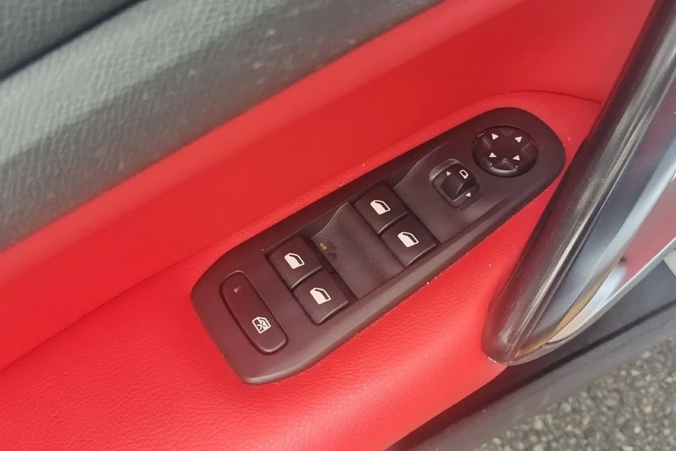 2015 Peugeot 308S 1.2T 136HP L3 6AT,autocango,china used car exporter,china ev exporter,chinese used car exporter,chinese used ev exporter