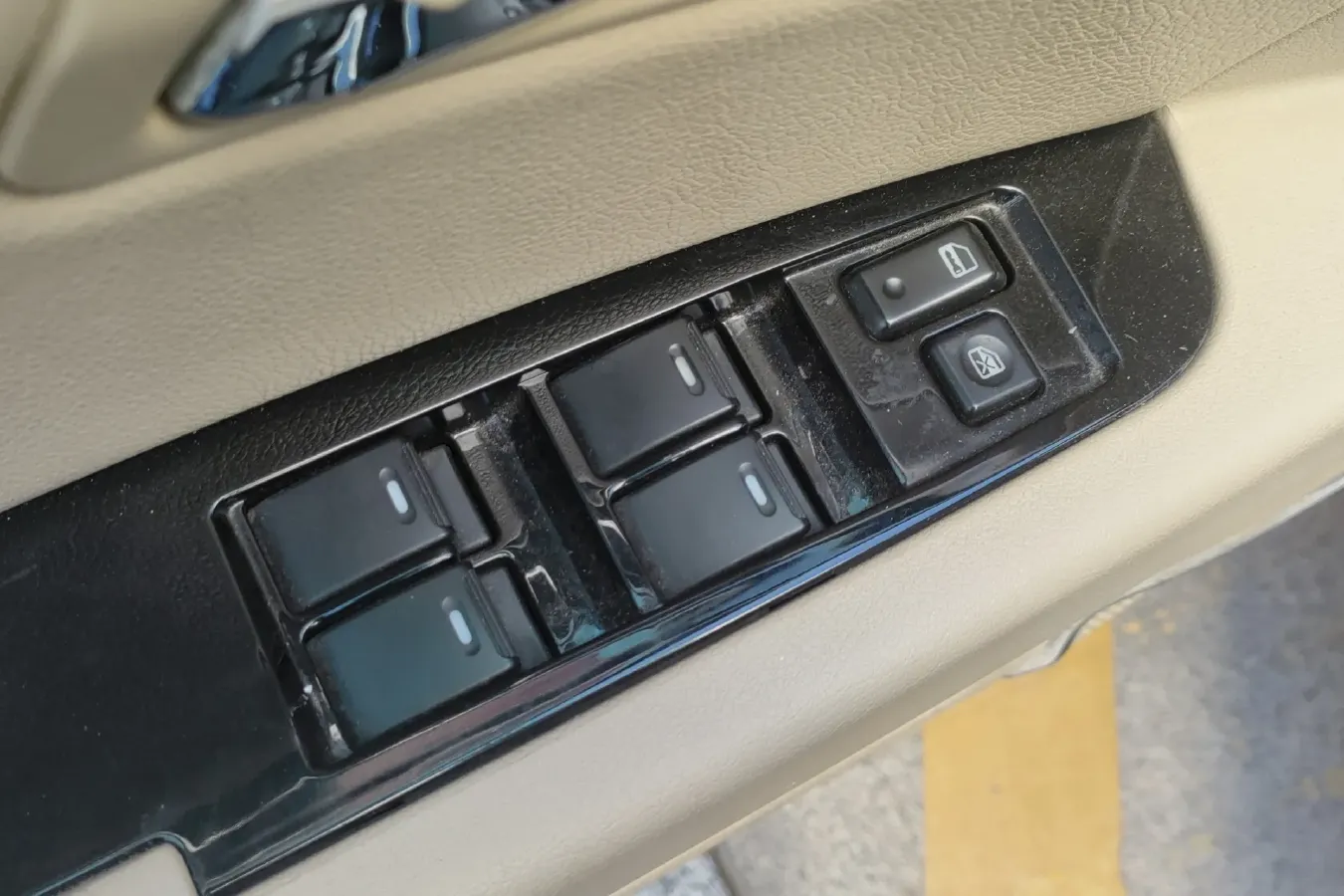 2011 Geely EC8 2.0L 136HP L4 5MT,autocango,china used car exporter,china ev exporter,chinese used car exporter,chinese used ev exporter