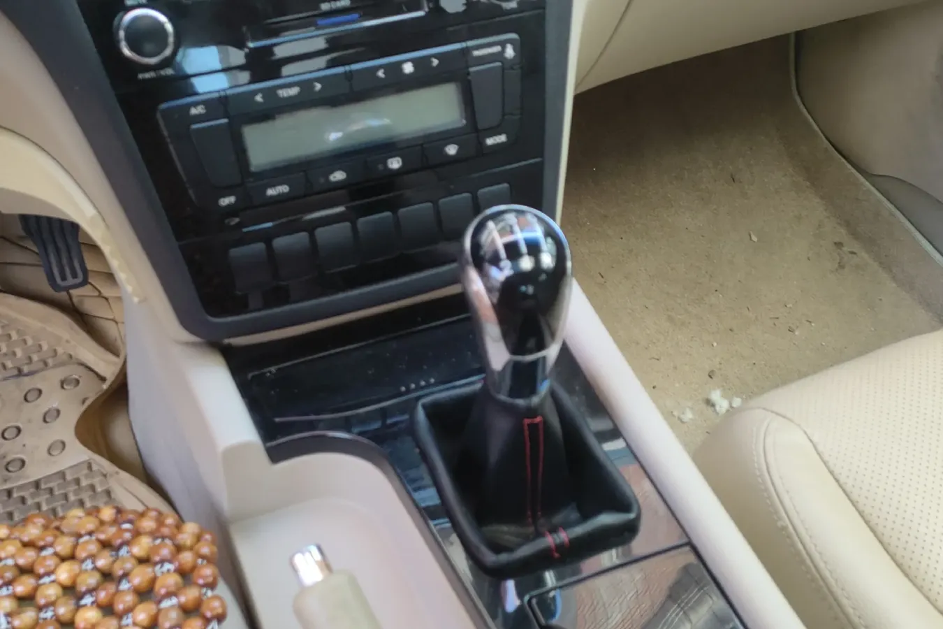 2011 Geely EC8 2.0L 136HP L4 5MT,autocango,china used car exporter,china ev exporter,chinese used car exporter,chinese used ev exporter