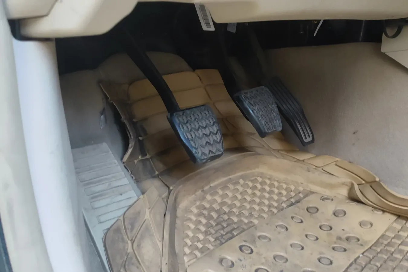 2011 Geely EC8 2.0L 136HP L4 5MT,autocango,china used car exporter,china ev exporter,chinese used car exporter,chinese used ev exporter