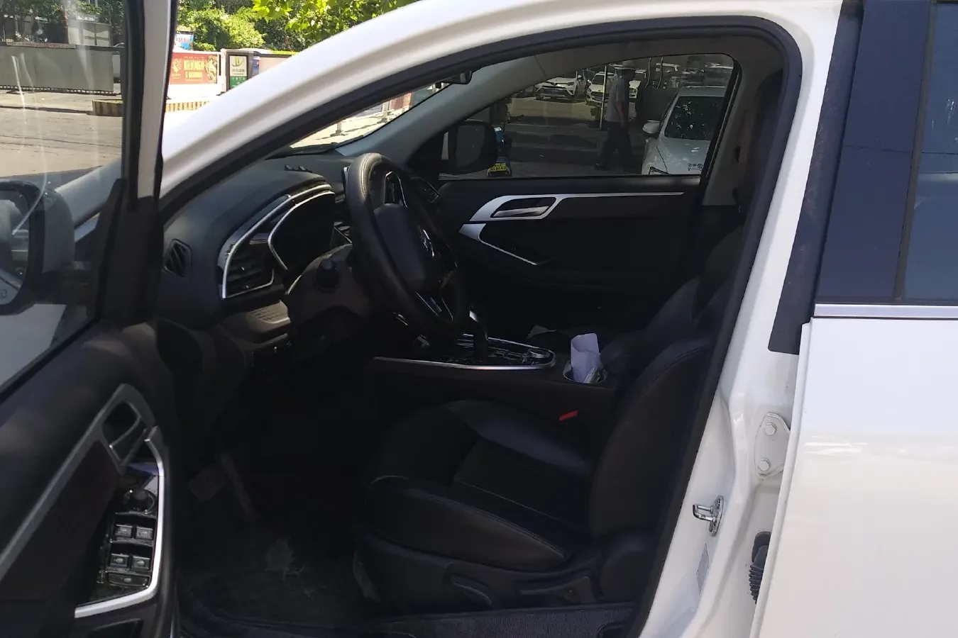 2020 Soueast DX7 1.5T 197HP L4 7DCT,autocango,china used car exporter,china ev exporter,chinese used car exporter,chinese used ev exporter