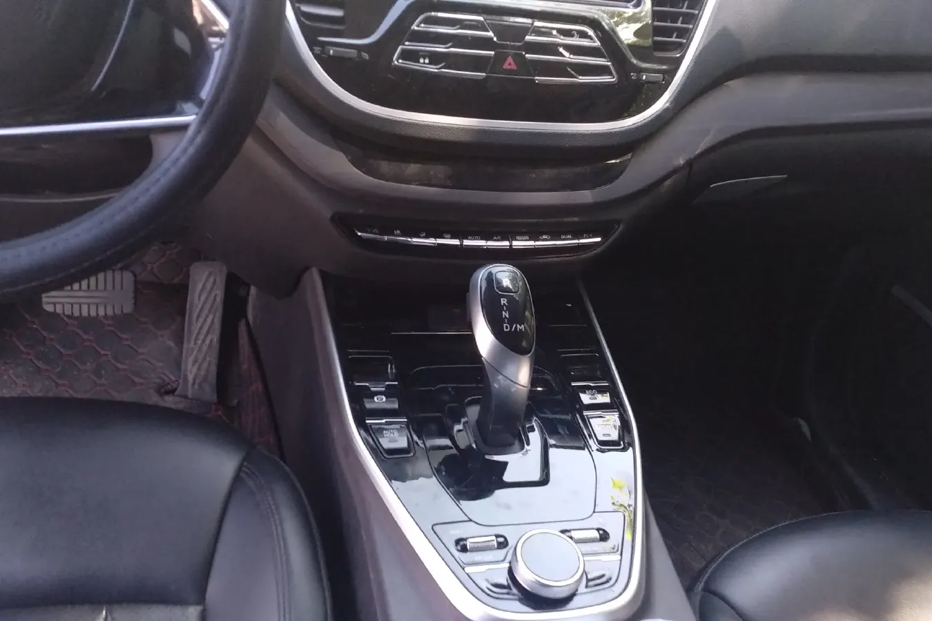 2020 Soueast DX7 1.5T 197HP L4 7DCT,autocango,china used car exporter,china ev exporter,chinese used car exporter,chinese used ev exporter