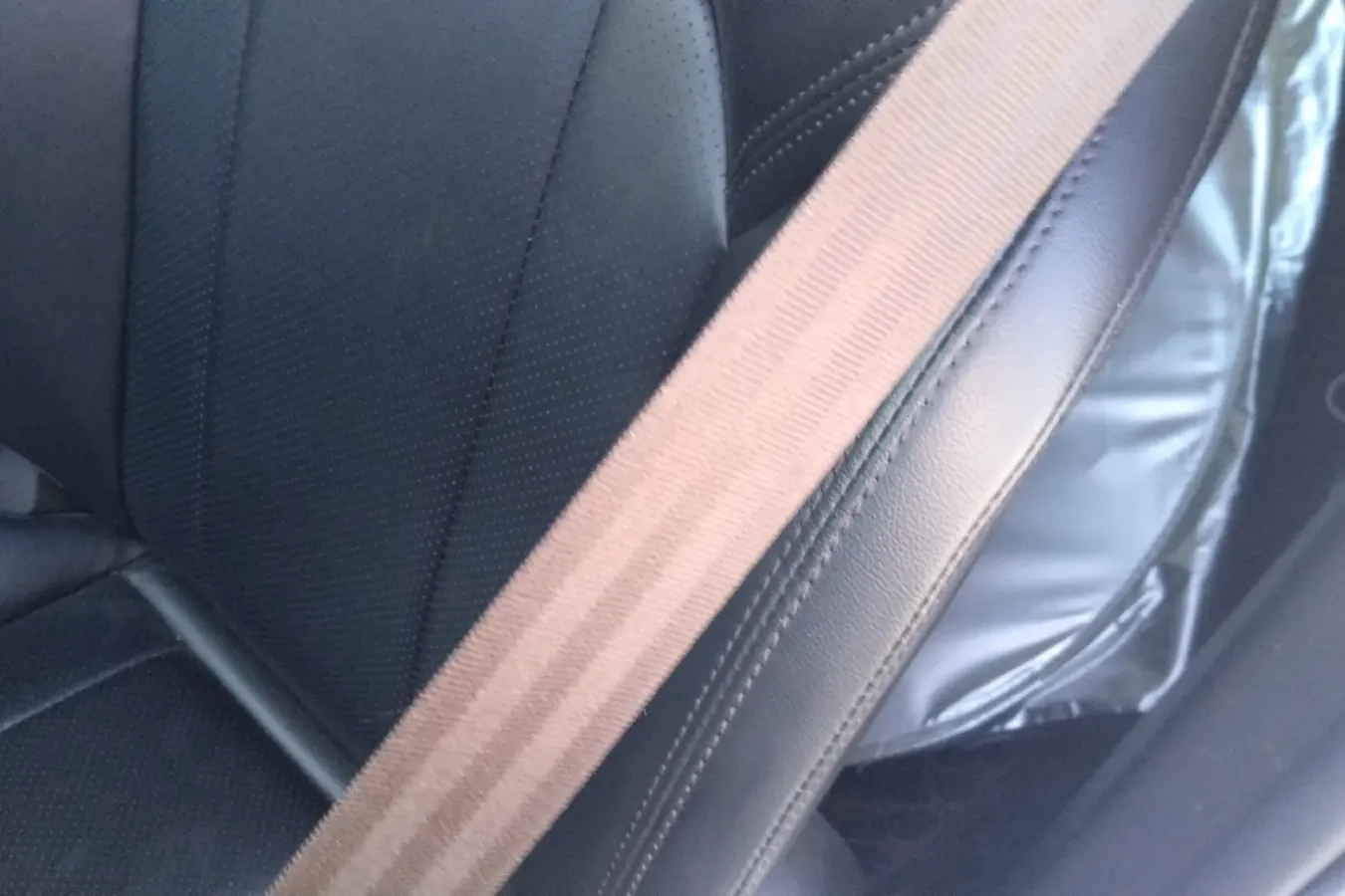 2020 Soueast DX7 1.5T 197HP L4 7DCT,autocango,china used car exporter,china ev exporter,chinese used car exporter,chinese used ev exporter