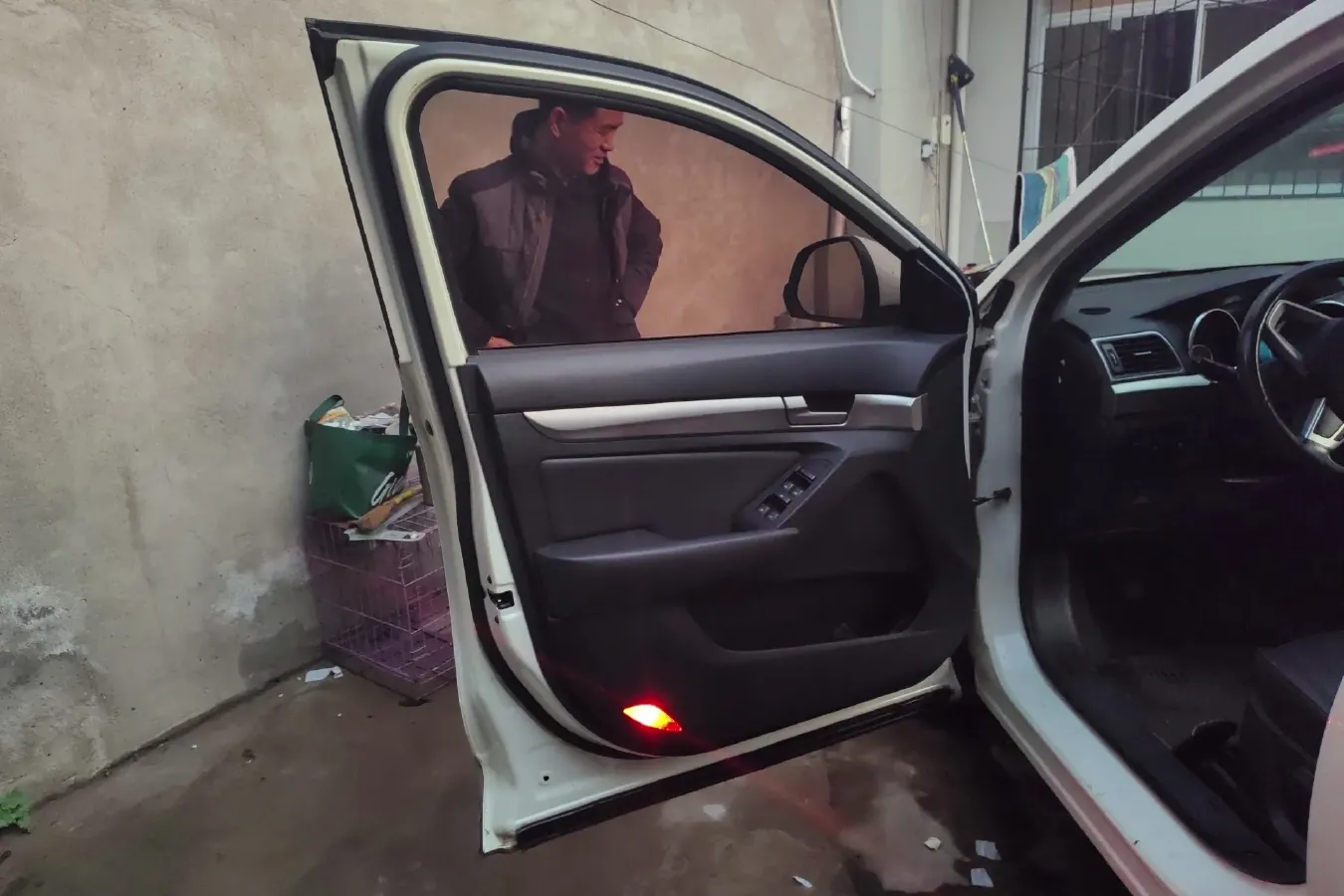 2015 BeiJing Auto Senova X65 2.0T 177HP L4 5MT,autocango,china used car exporter,china ev exporter,chinese used car exporter,chinese used ev exporter