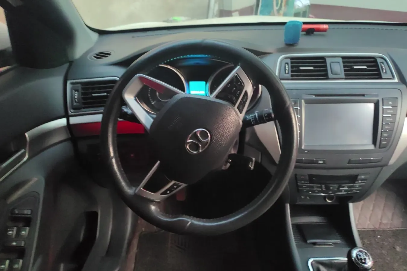 2015 BeiJing Auto Senova X65 2.0T 177HP L4 5MT,autocango,china used car exporter,china ev exporter,chinese used car exporter,chinese used ev exporter