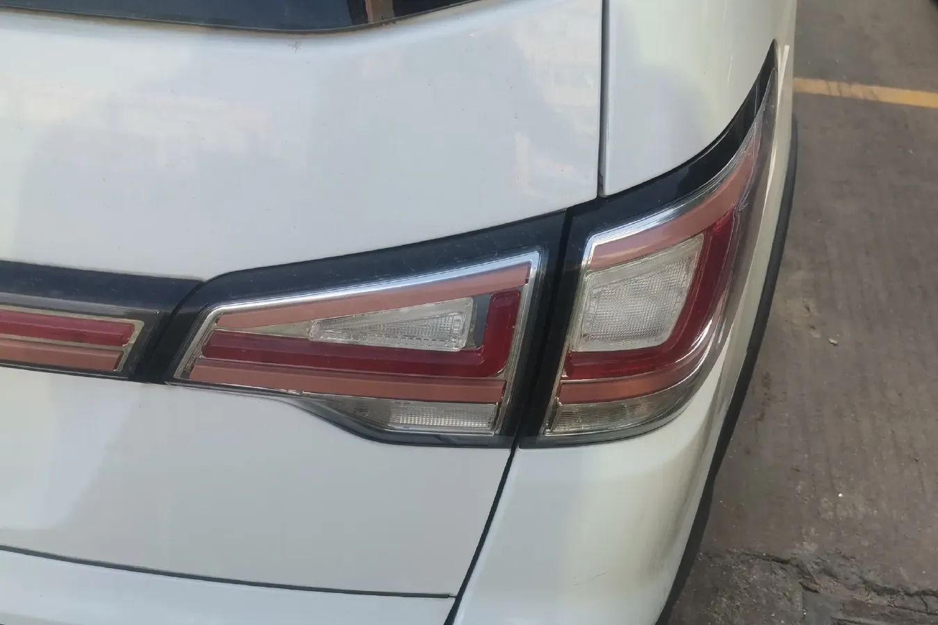 2016 DongFeng Forthing SX6 1.6L 122HP L4 5MT,autocango,china used car exporter,china ev exporter,chinese used car exporter,chinese used ev exporter