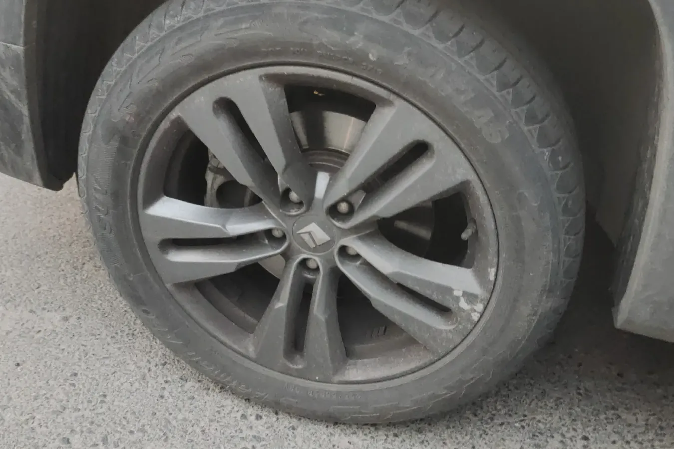 2019 BaoJun RS-5 1.5T 147HP L4 6MT,autocango,china used car exporter,china ev exporter,chinese used car exporter,chinese used ev exporter