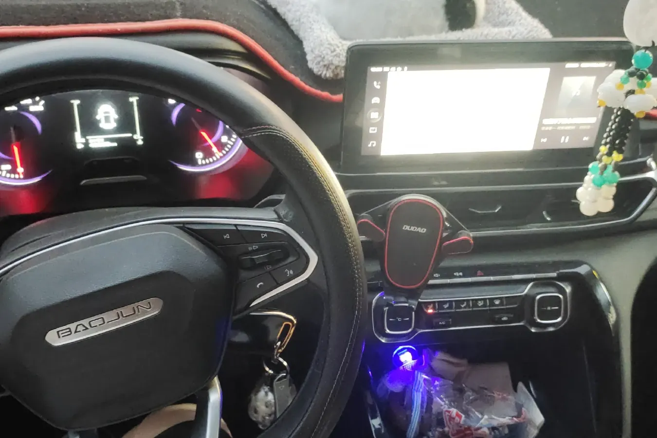 2019 BaoJun RS-5 1.5T 147HP L4 6MT,autocango,china used car exporter,china ev exporter,chinese used car exporter,chinese used ev exporter