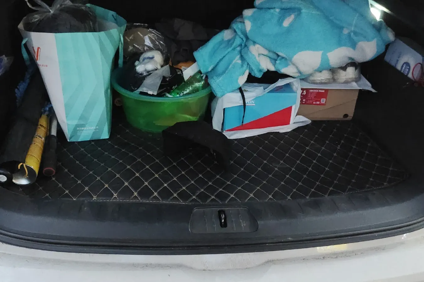 2019 BaoJun RS-5 1.5T 147HP L4 6MT,autocango,china used car exporter,china ev exporter,chinese used car exporter,chinese used ev exporter