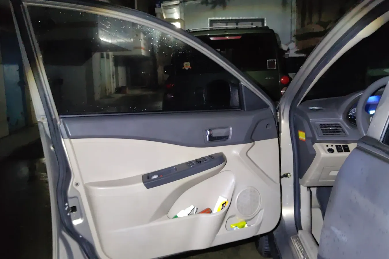 2011 Chery E5 1.5L 109HP L4 5MT,autocango,china used car exporter,china ev exporter,chinese used car exporter,chinese used ev exporter