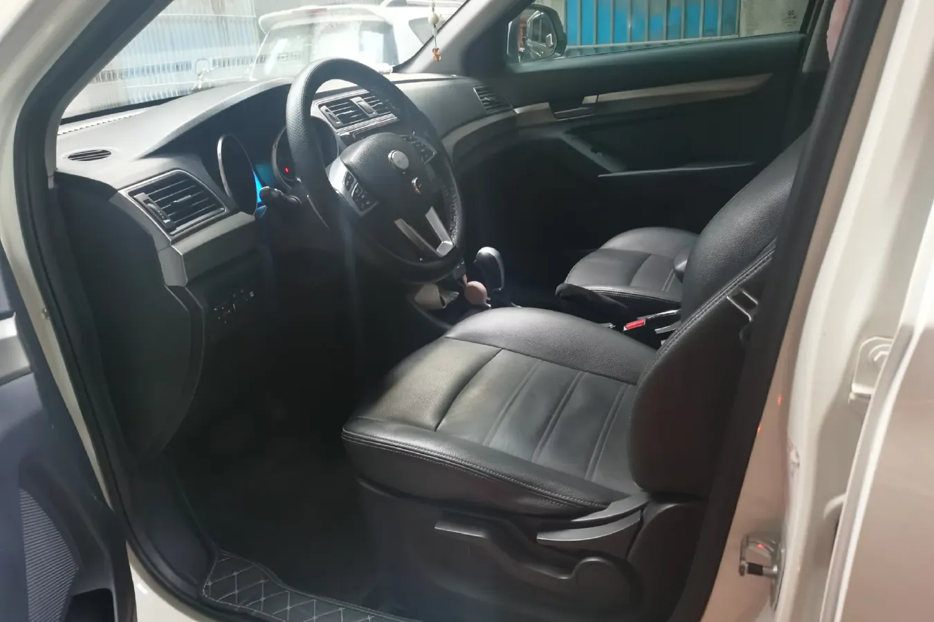 2015 BeiJing Auto Senova X65 2.0T 177HP L4 6AT,autocango,china used car exporter,china ev exporter,chinese used car exporter,chinese used ev exporter
