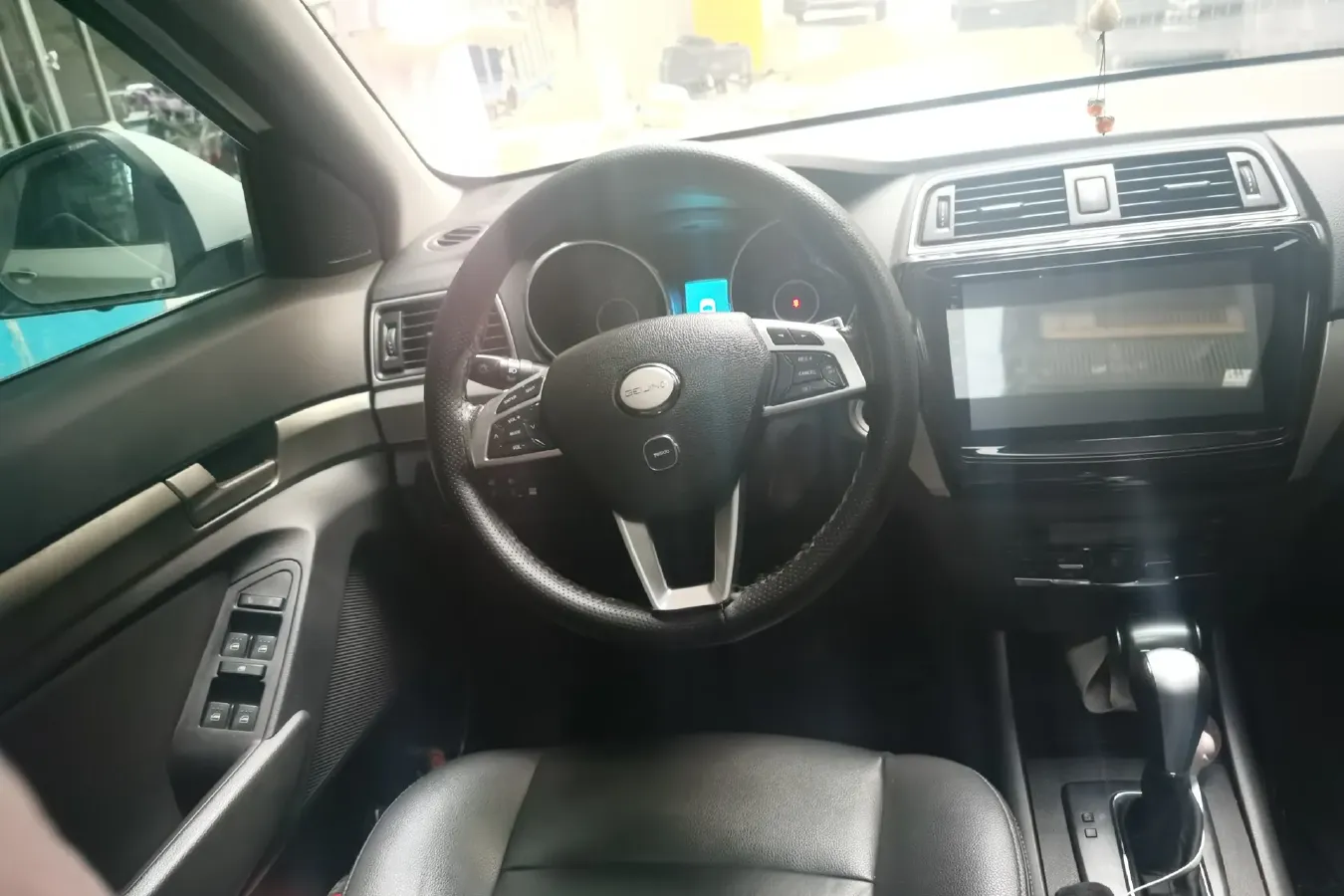 2015 BeiJing Auto Senova X65 2.0T 177HP L4 6AT,autocango,china used car exporter,china ev exporter,chinese used car exporter,chinese used ev exporter
