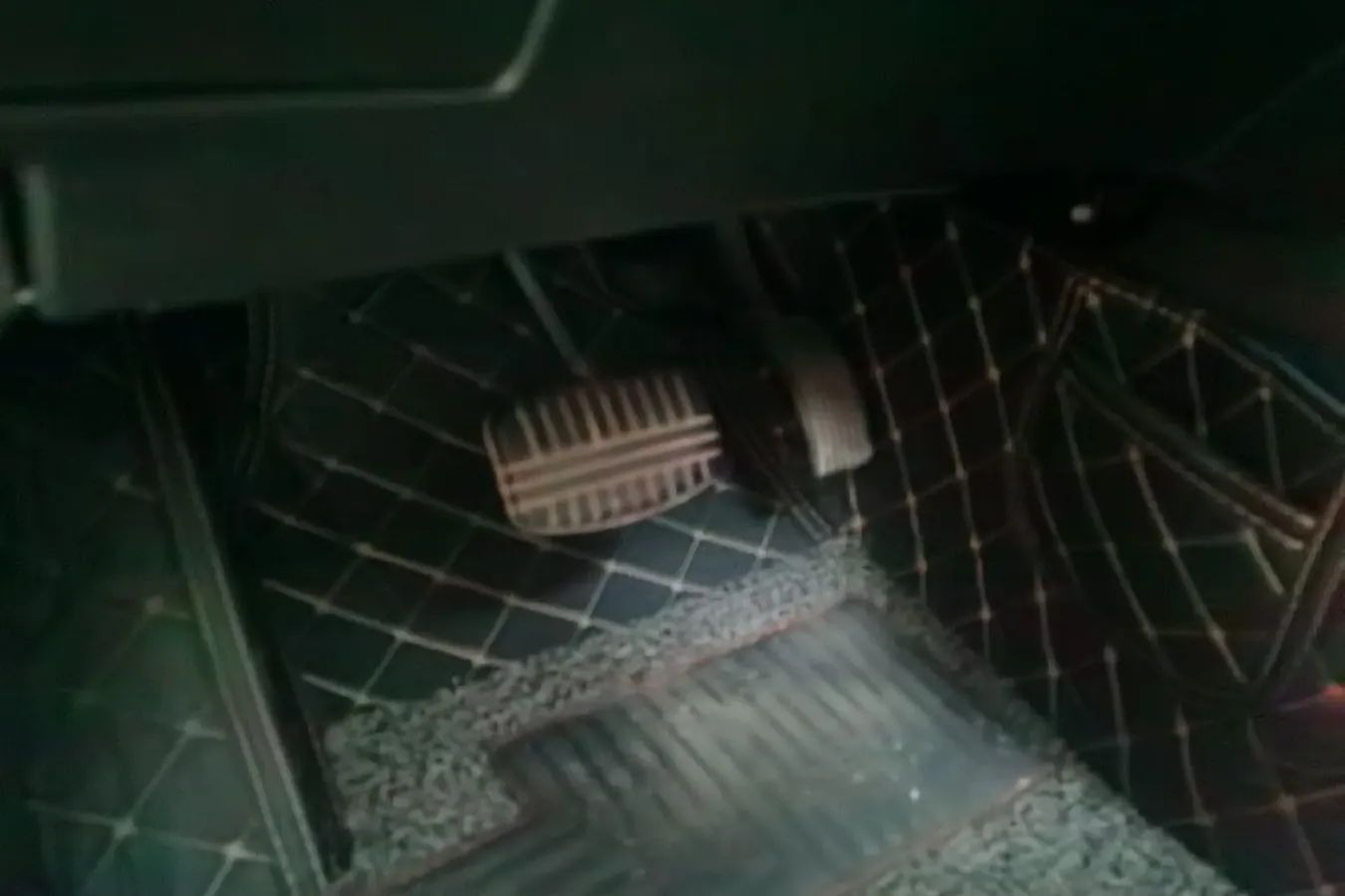 2015 BeiJing Auto Senova X65 2.0T 177HP L4 6AT,autocango,china used car exporter,china ev exporter,chinese used car exporter,chinese used ev exporter