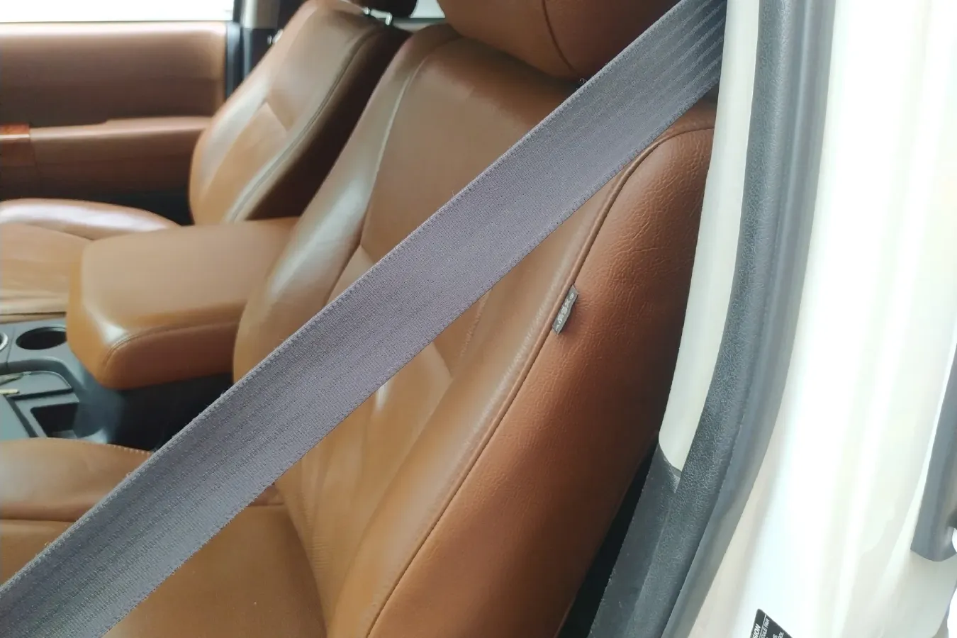 2010 Toyota Sequoia 5.7L 386HP V8 6AT,autocango,china used car exporter,china ev exporter,chinese used car exporter,chinese used ev exporter