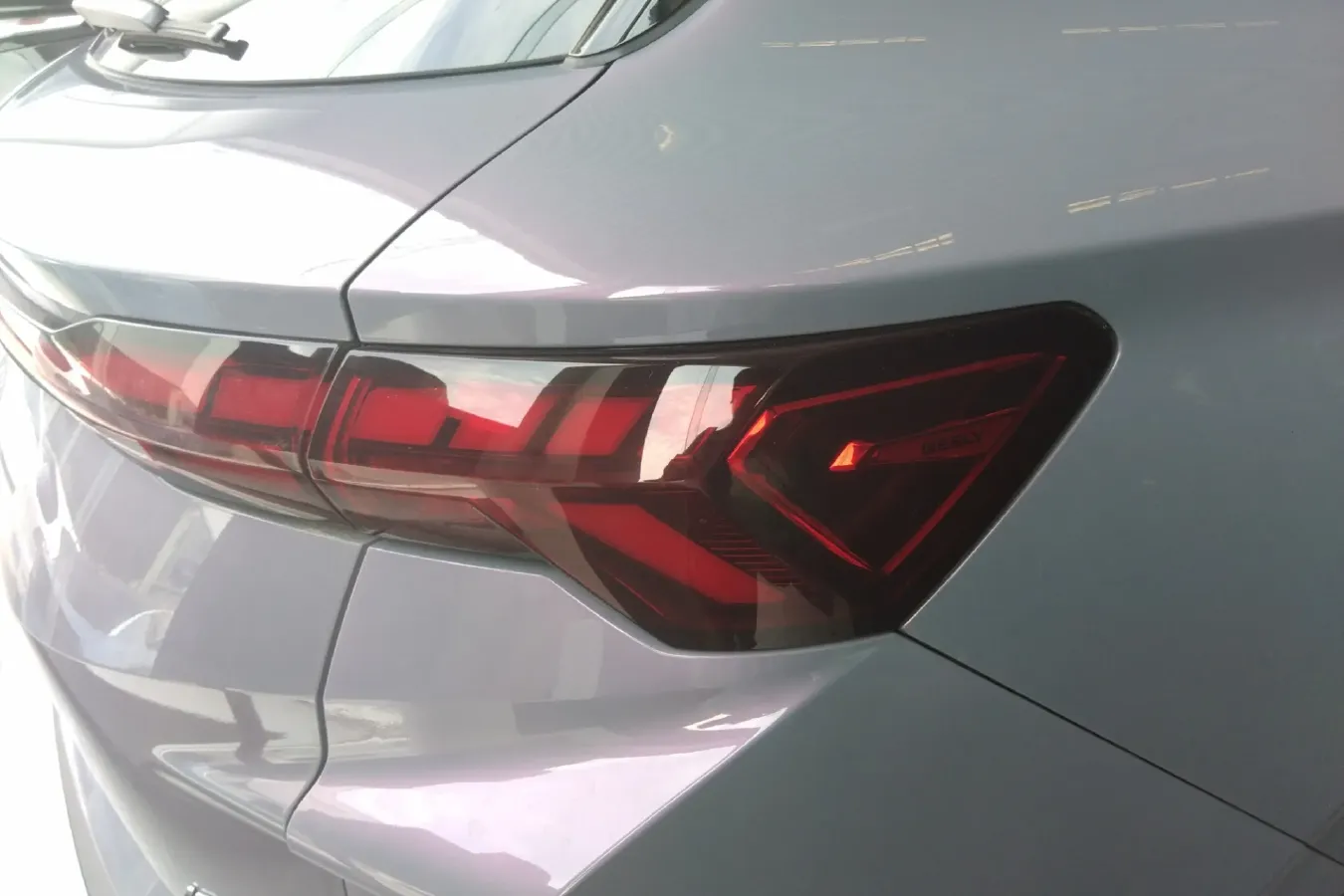 2022 Geely Coolray 1.5T 181HP L4 7DCT,autocango,china used car exporter,china ev exporter,chinese used car exporter,chinese used ev exporter