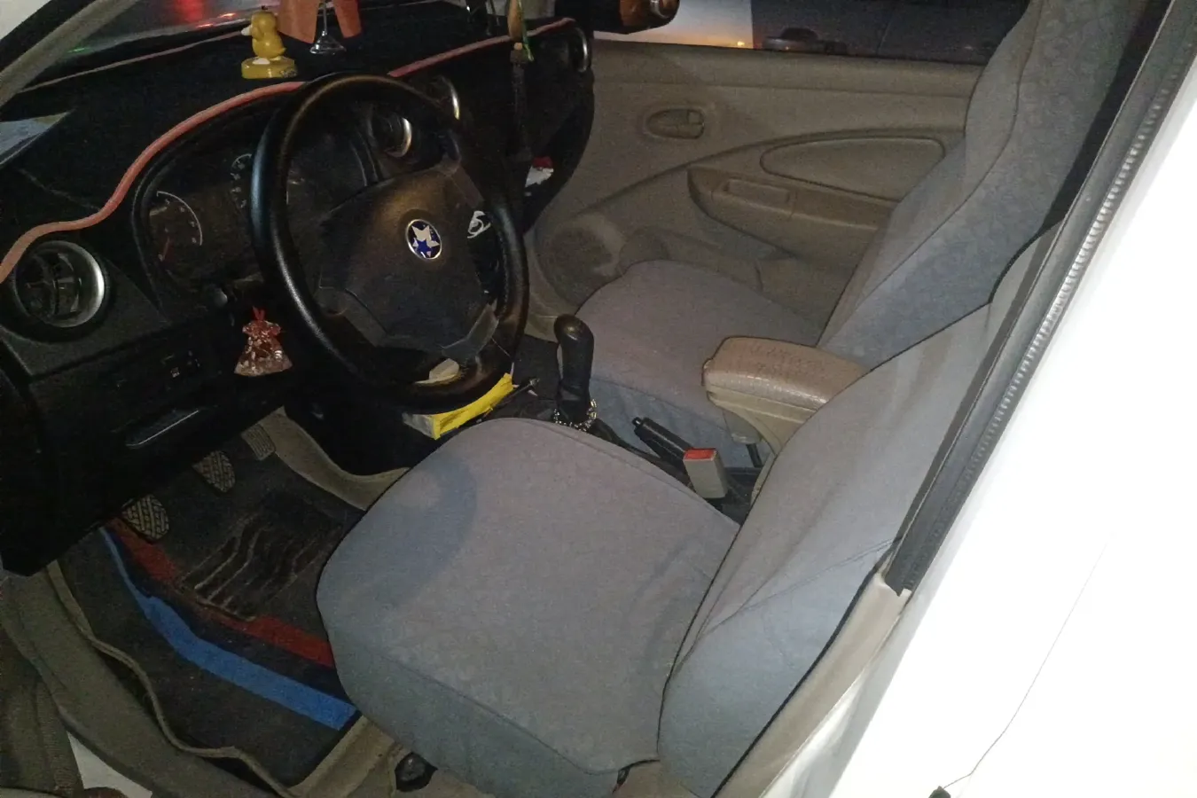 2014 Venucia R30 1.2L 73HP L3 5MT,autocango,china used car exporter,china ev exporter,chinese used car exporter,chinese used ev exporter