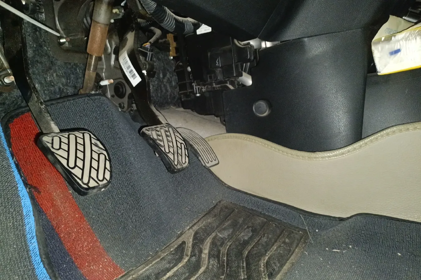 2014 Venucia R30 1.2L 73HP L3 5MT,autocango,china used car exporter,china ev exporter,chinese used car exporter,chinese used ev exporter