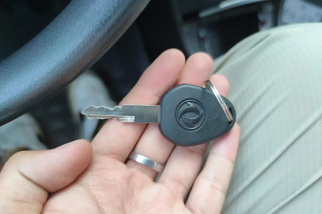 2013 DongFeng Aeolus S30 1.6L 106HP L4 5MT,autocango,china used car exporter,china ev exporter,chinese used car exporter,chinese used ev exporter