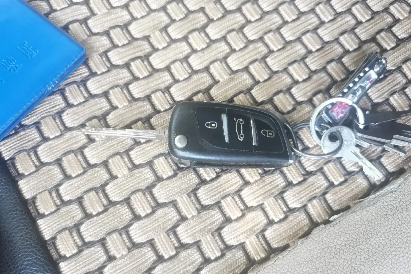 2013 ChangAn Oshan Eulove 1.2L 90HP L4 5MT,autocango,china used car exporter,china ev exporter,chinese used car exporter,chinese used ev exporter