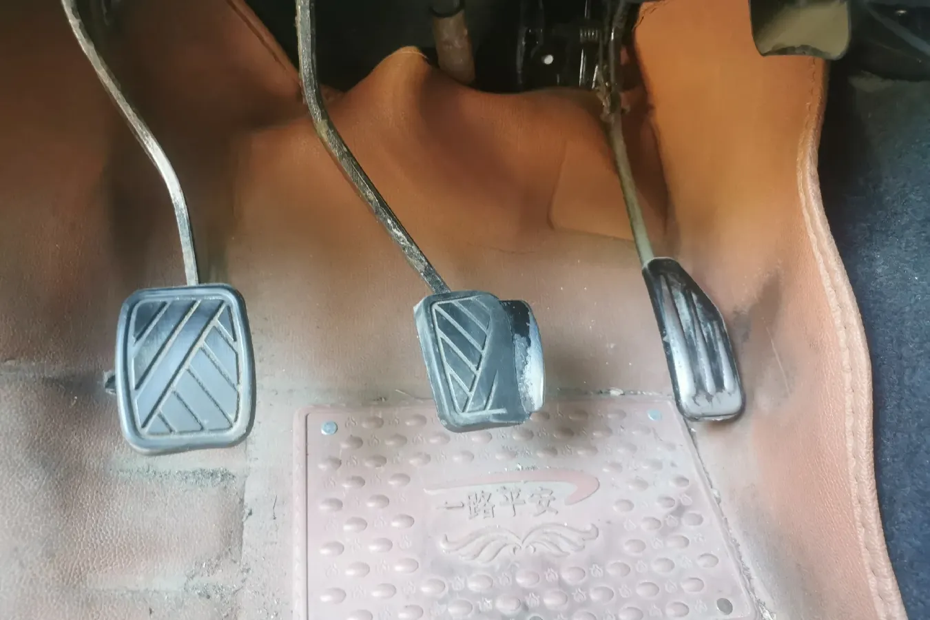 2013 ChangAn Oshan Eulove 1.2L 90HP L4 5MT,autocango,china used car exporter,china ev exporter,chinese used car exporter,chinese used ev exporter