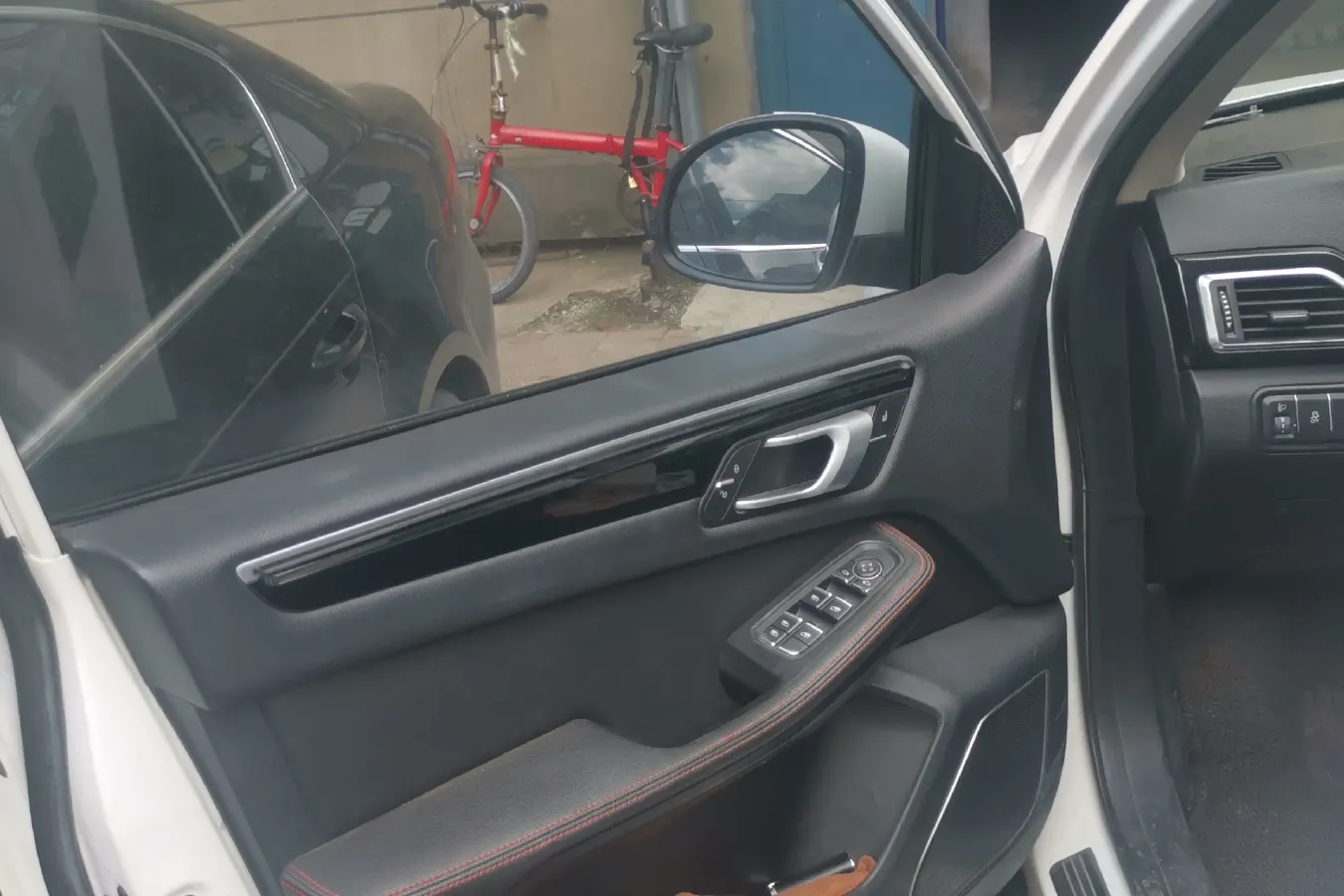 2015 Zotye Damy X5 1.5T 150HP L4 CVT,autocango,china used car exporter,china ev exporter,chinese used car exporter,chinese used ev exporter