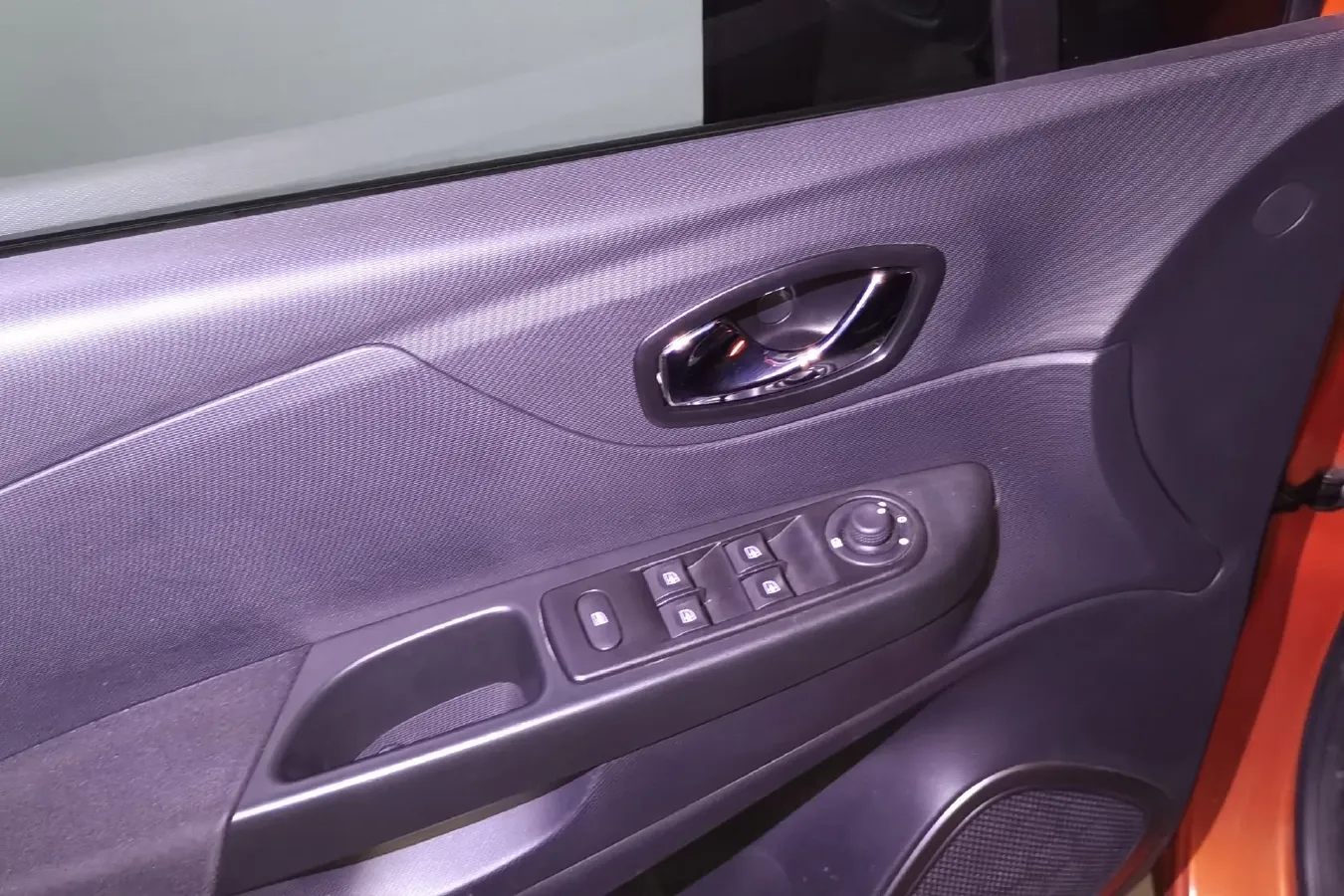 2015 Renault  Captur 1.2T 116HP L4 6DCT,autocango,china used car exporter,china ev exporter,chinese used car exporter,chinese used ev exporter