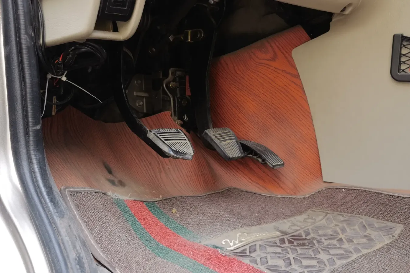 2016 JinBei Grace 2.0L 106HP L4 5MT,autocango,china used car exporter,china ev exporter,chinese used car exporter,chinese used ev exporter