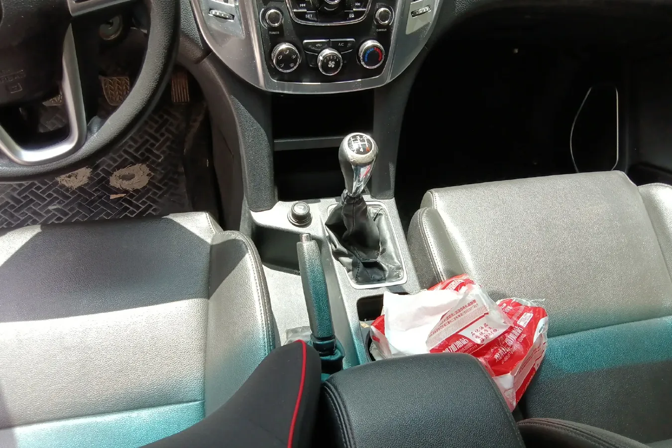 2018 JMC YuHu 5 2.4T 140HP L4 5MT,autocango,china used car exporter,china ev exporter,chinese used car exporter,chinese used ev exporter